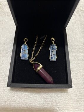 NWT Gold-Tone Purple CrystalPoint Pendant Necklace W/ Blue Wire-Wrapped Earrings